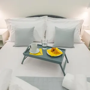 https://montenapoleone-5-min-duomo-fashion-center.it-lombardy.com