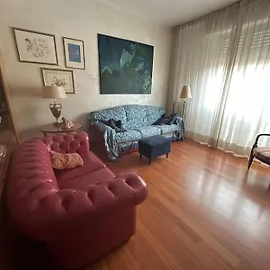 https://la-casa-di-sandra-6km-da-firenze.it-tuscanyhotel.com